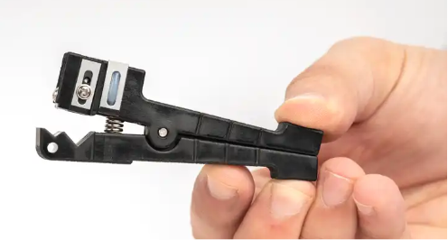 Cortador y pelador de cable coaxial multifunción